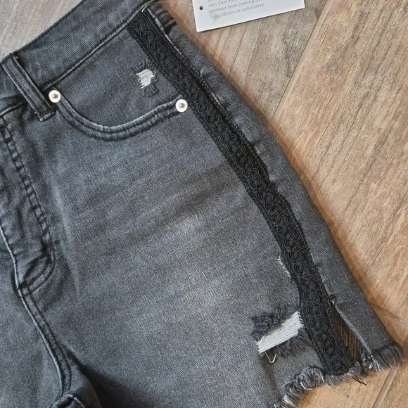INC Denim Black Distressed High Rise Embroidery Detail Denim Jean Shorts, Size 2 - Picture 7 of 16